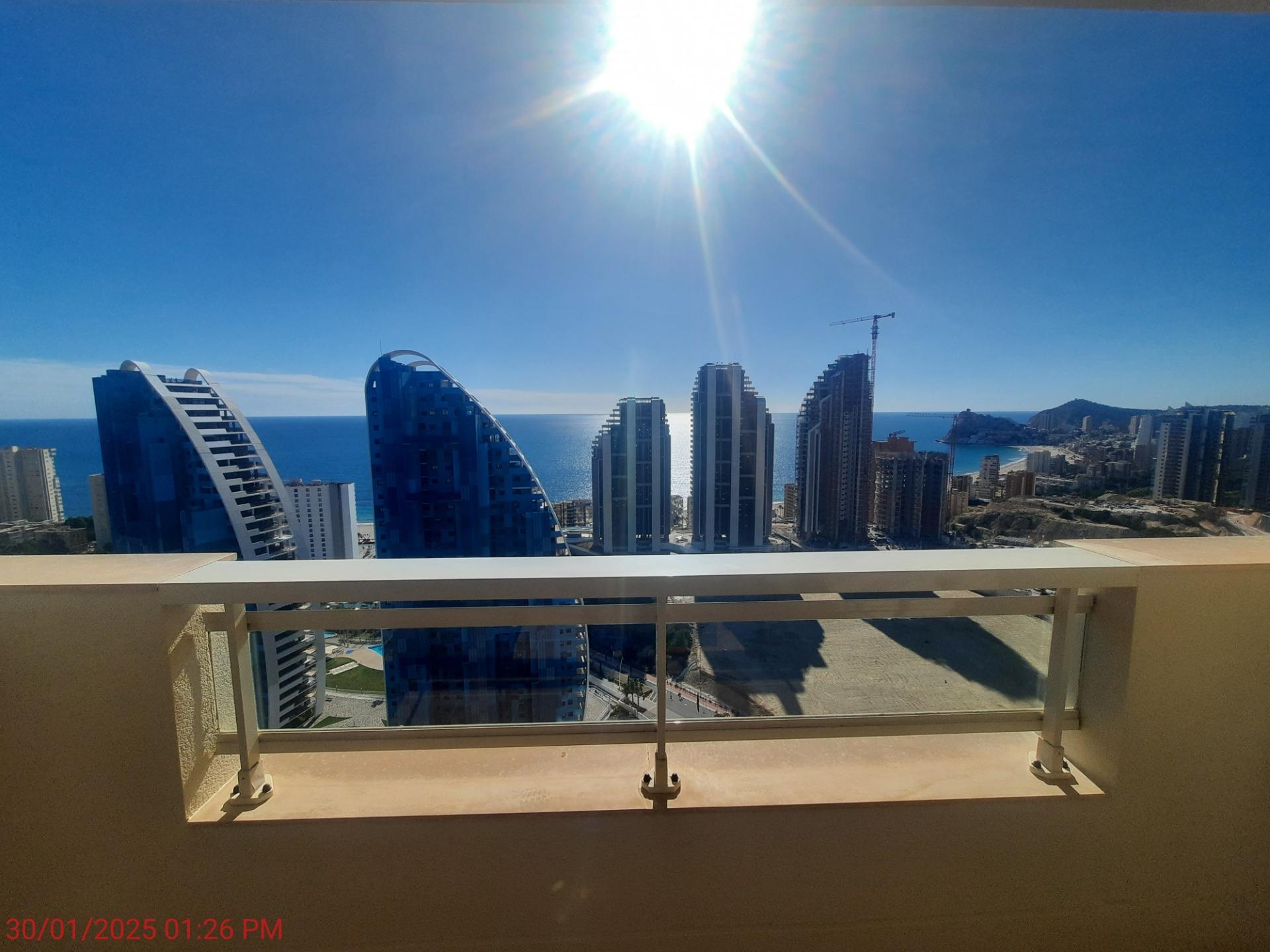 Wohnung mit 3 Zimmern und 2 Bädern ☀️ in Benidorm, Spanien