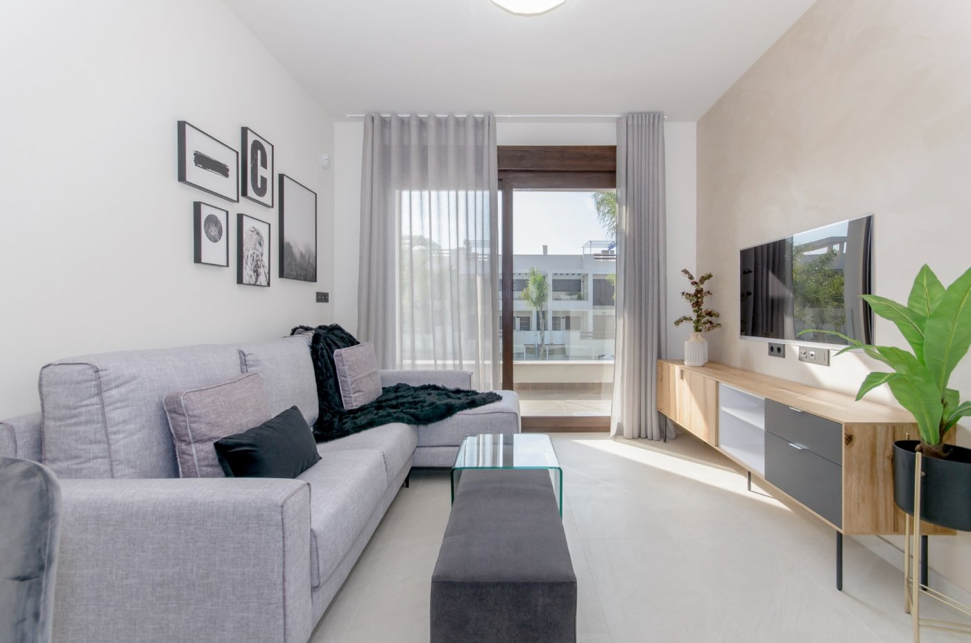 Neubau-Immobilien mit 4 Zimmern und 2 Bädern ☀️ in Torrevieja, Spanien