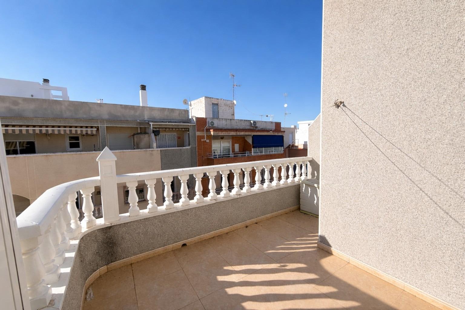 Schnäppchen: Penthouse mit 2 Schlafzimmern und privater Sonnenterrasse in Südlage☀️