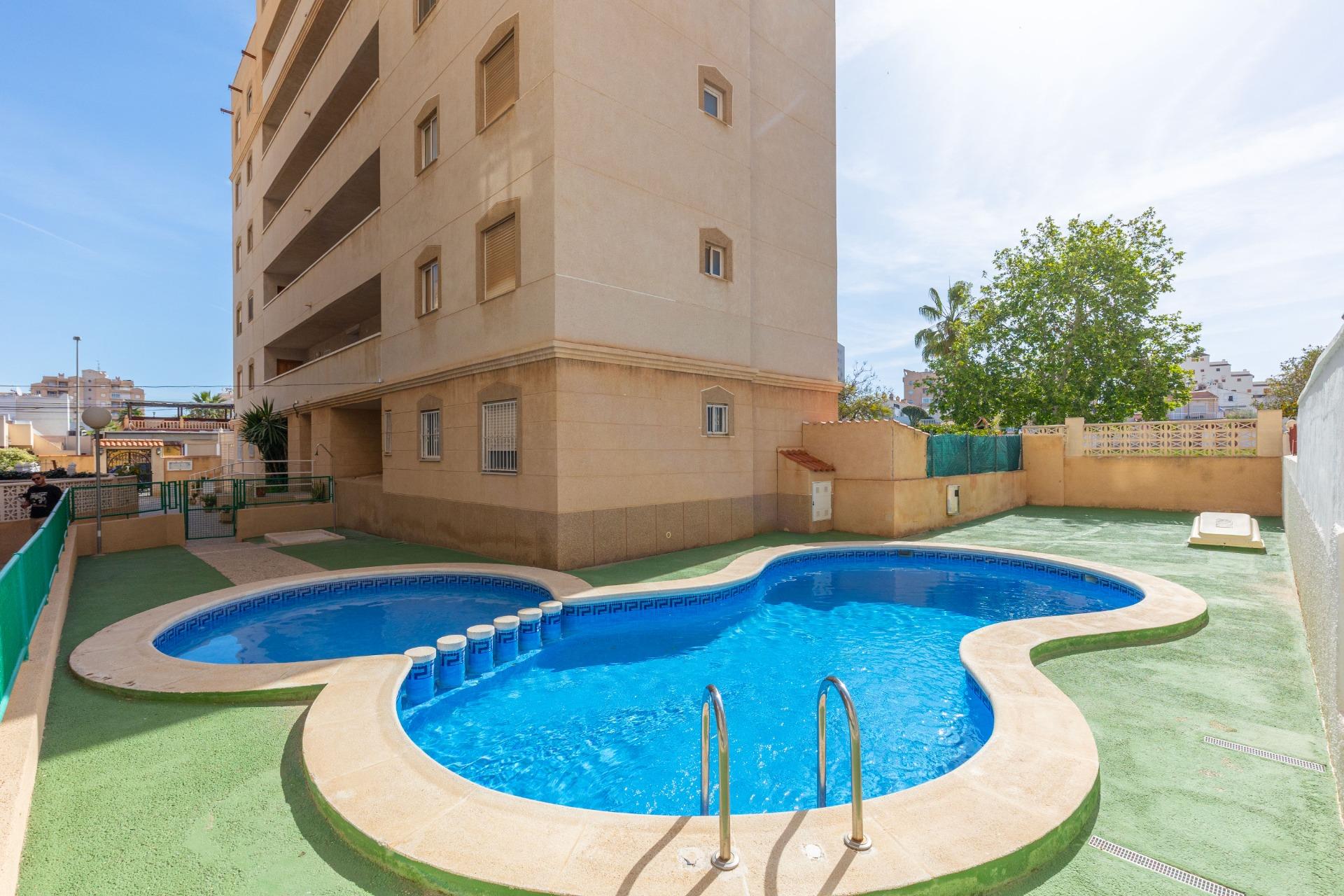 Sonnenaufgang und mediterrane Brise in Nueva Torrevieja! 2 Schlafzimmer + Gemeinschaftspool☀️