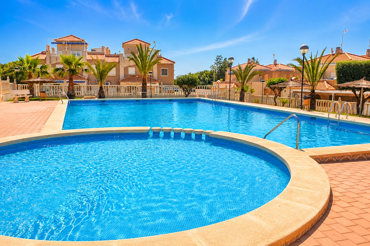 Ruhige Oase mit Pool & Sonnenterrasse – Ihr gemütliches Ferienhaus ⛱ Torrevieja – Alicante – Spanien