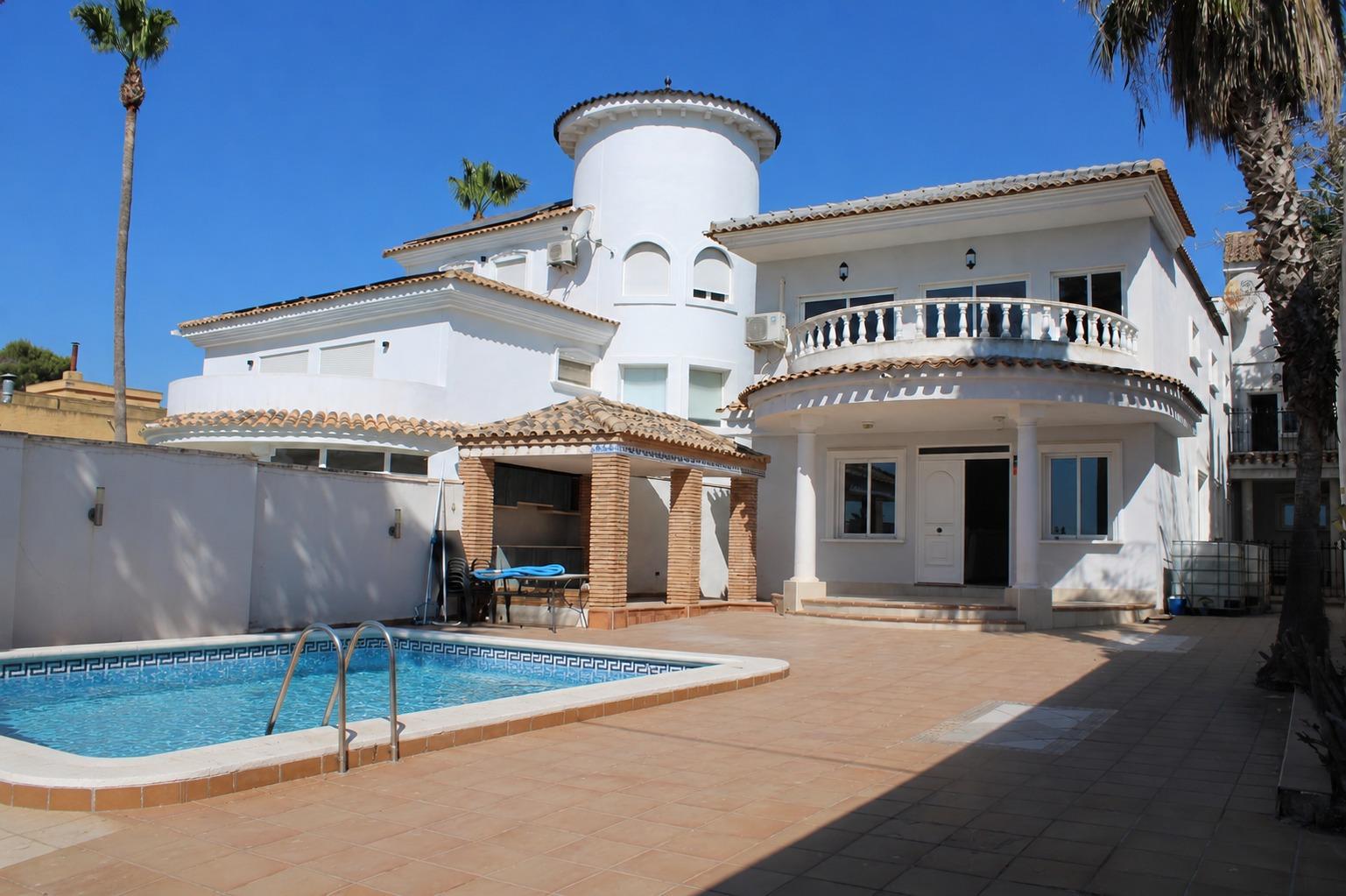 Villa in Jacarilla☀️