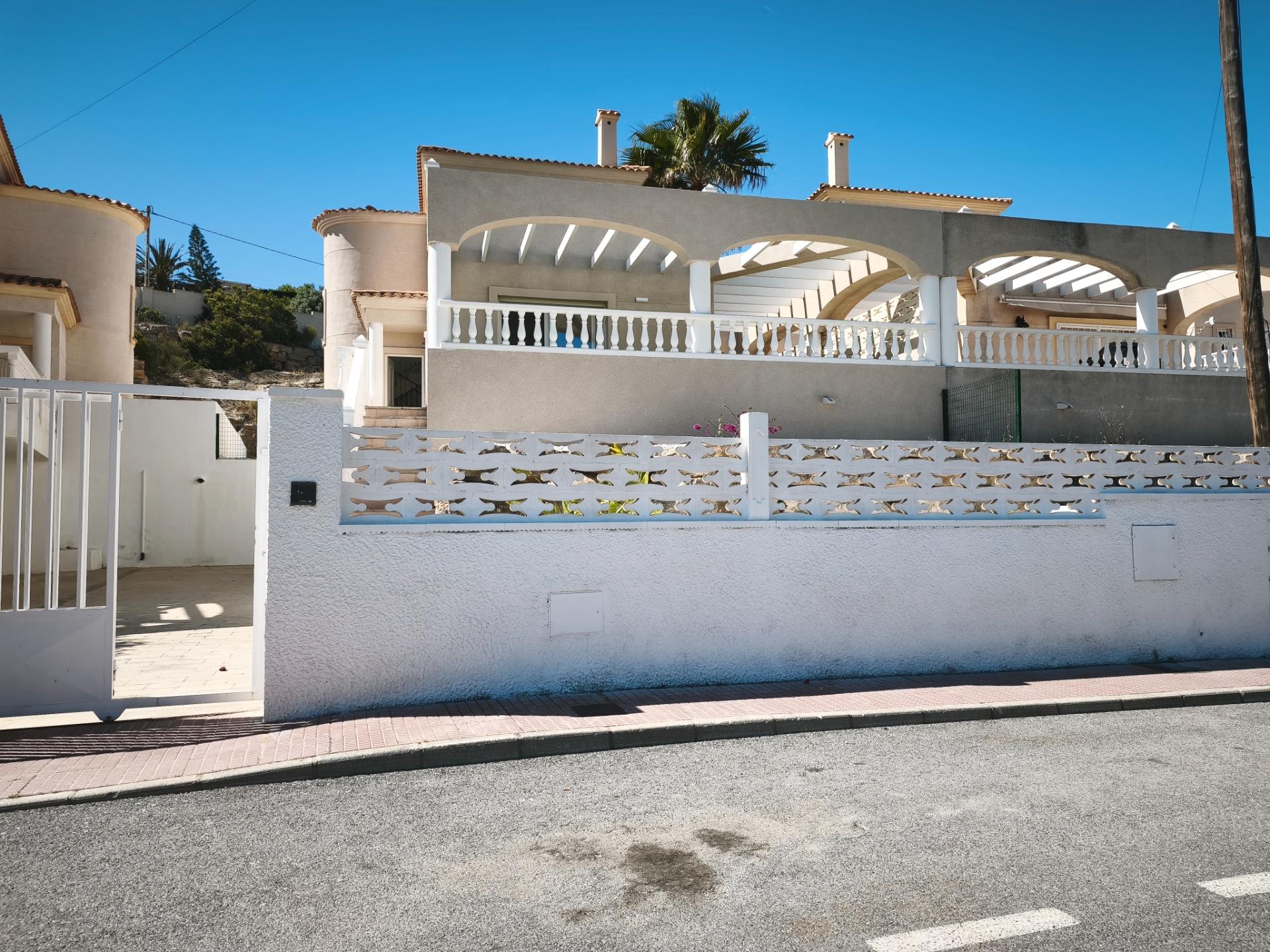 Reihenhaus in El Campello · Dorf an der Steilküste – Lanuza☀️