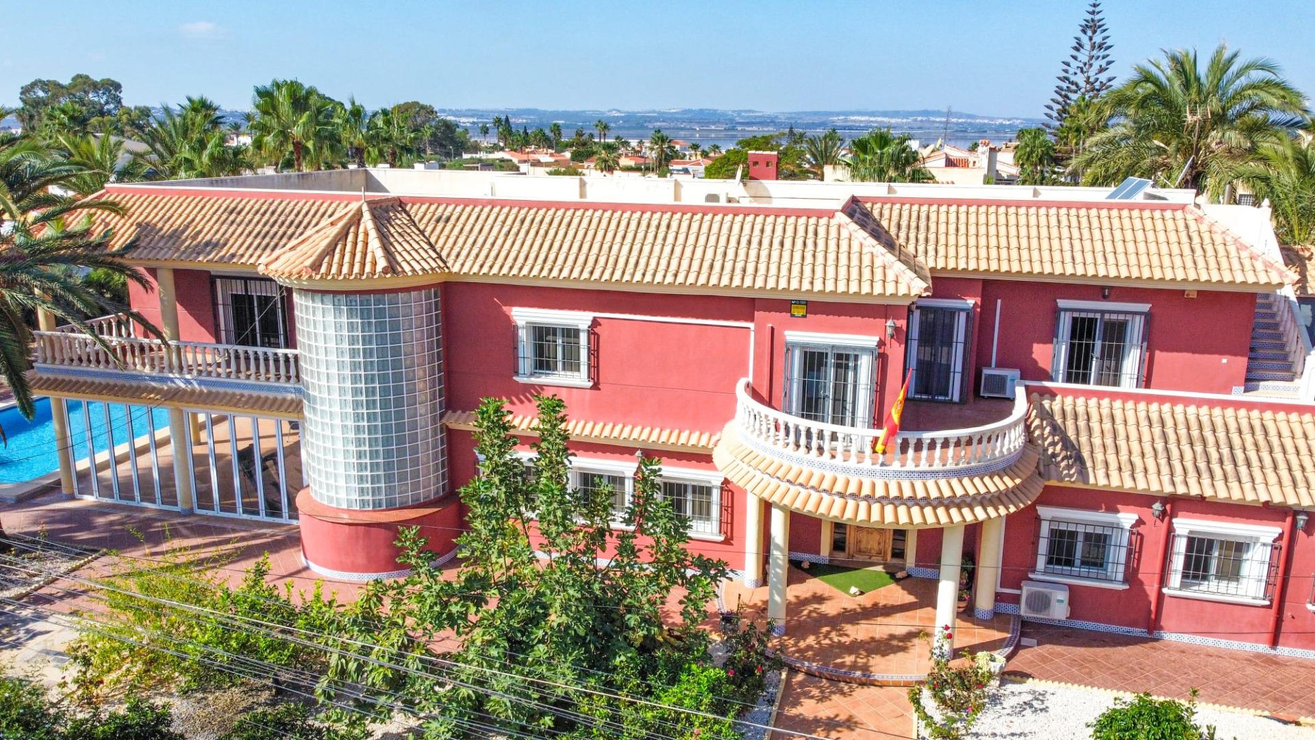 Einzigartige Villa in Torreta Florida: 6 Schlafzimmer, Privatpool☀️ Torrevieja - Alicante - Spanien